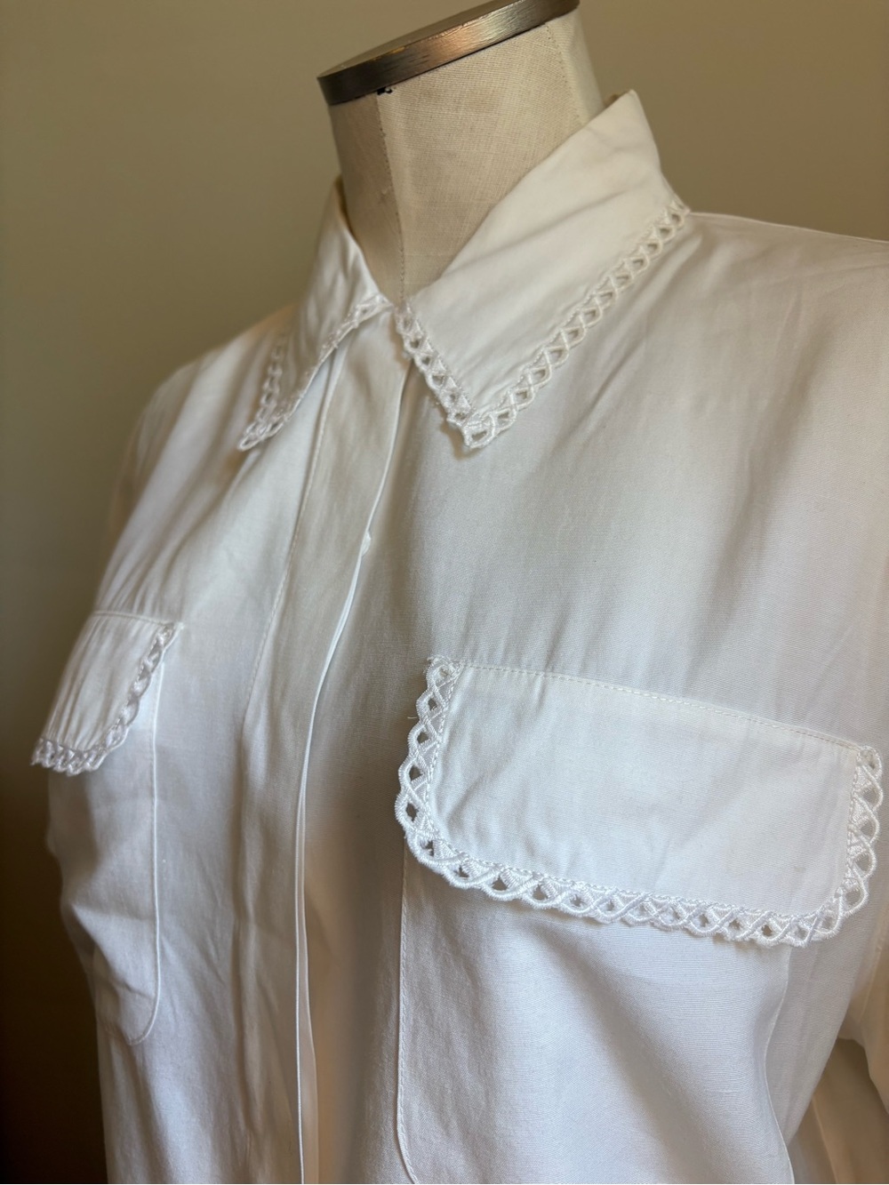 Vintage White Crochet-Trim Button Front Women's Short Sleeve Blouse